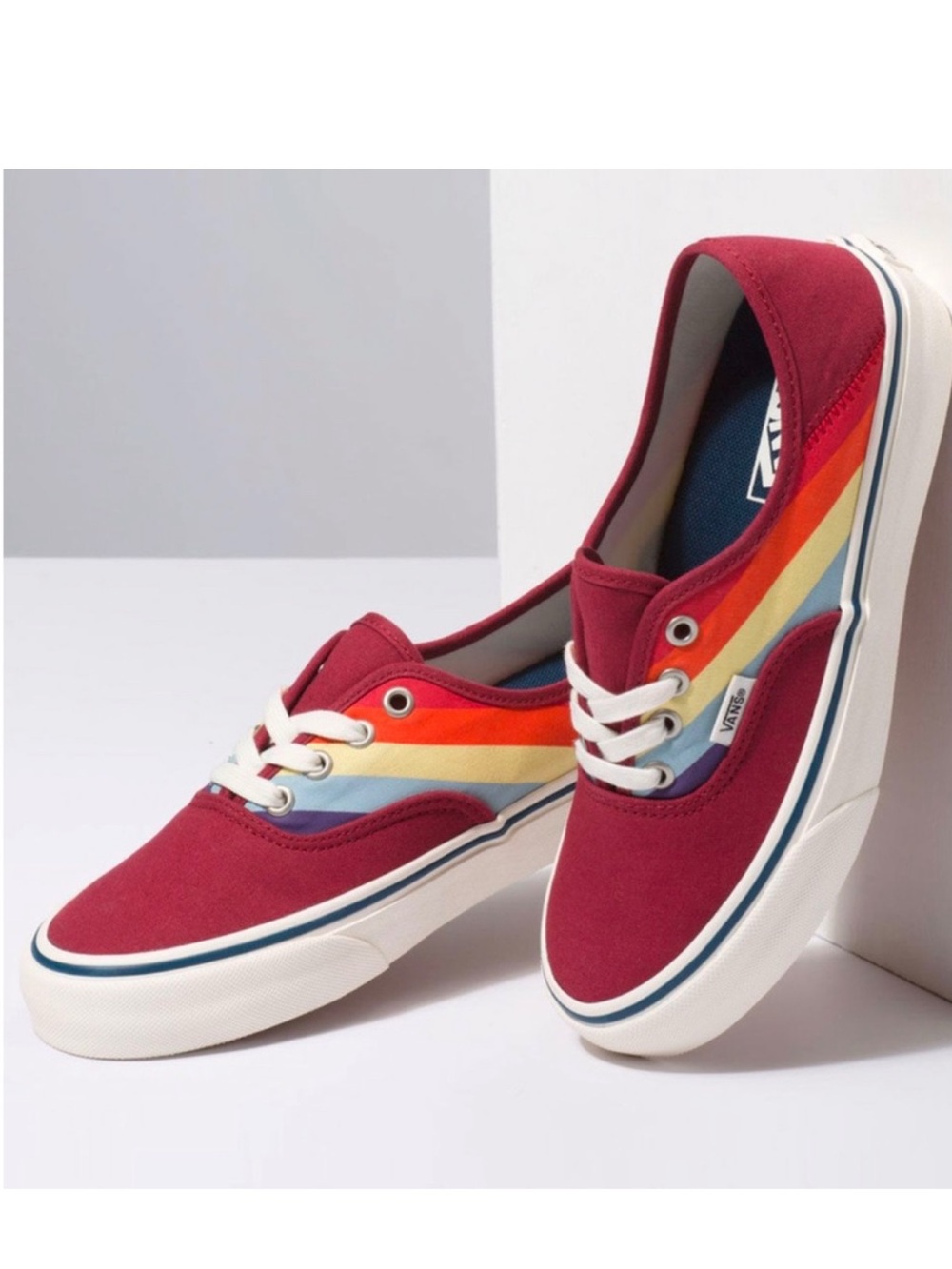 New Vans Rad Rainbow SF Tennis in Red/Burgundy Rainbow print women’s sz 8.5